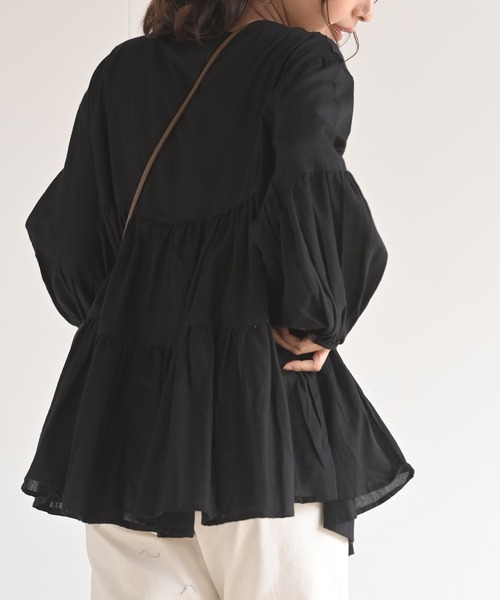 rps（アールピーエス）の「バンドカラーティアードブラウス（シャツ/ブラウス・レディース・オフホワイト/ブラック/ラベンダー・M）」の5枚目の写真