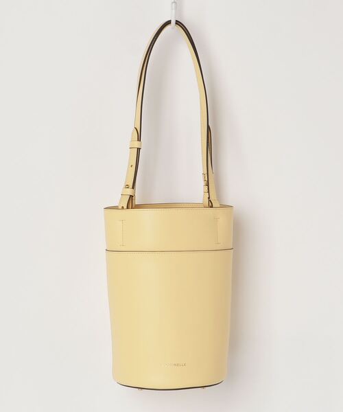 COCCINELLE(コチネレ)の「《COCCINELLE/コチネレ》GARCONNE COWHIDE(ショルダーバッグ・レディース・イエロー/ブラウン/ブラック/ホワイト・FREE)」の4枚目の写真