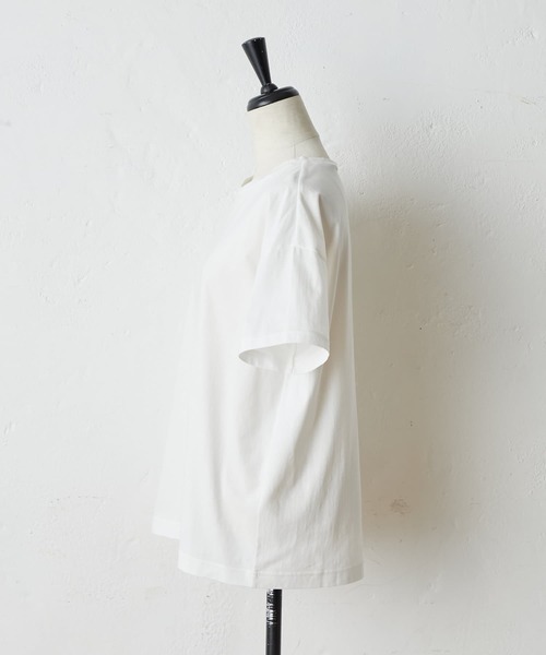 BEARDSLEY（ビアズリー）の「イニシャル刺繍Tシャツ（Tシャツ/カットソー・レディース・ホワイト/ブラック・FREE）」の10枚目の写真