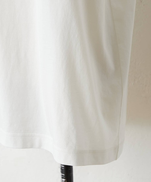 BEARDSLEY（ビアズリー）の「イニシャル刺繍Tシャツ（Tシャツ/カットソー・レディース・ホワイト/ブラック・FREE）」の4枚目の写真