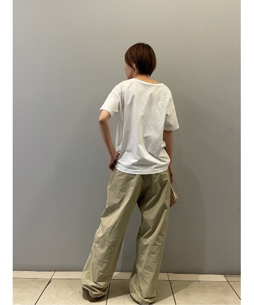 BEARDSLEY（ビアズリー）の「イニシャル刺繍Tシャツ（Tシャツ/カットソー・レディース・ホワイト/ブラック・FREE）」の20枚目の写真