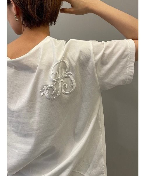 BEARDSLEY（ビアズリー）の「イニシャル刺繍Tシャツ（Tシャツ/カットソー・レディース・ホワイト/ブラック・FREE）」の14枚目の写真