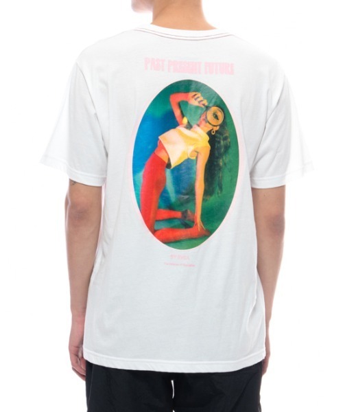 RVCA(ルーカ)の「RVCA メンズ 【DANA TRIPPE COLLECTION】 FOCUS SS Tシャツ【2021年夏モデル】/ルーカ半袖バックプリントTシャツ(Tシャツ/カットソー・メンズ・ブラック/ホワイト・LARGE/SMALL/MEDIUM)」の9枚目の写真