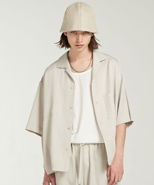 LIDNM（リドム）の「CUPRO RELAX OPEN COLLAR（シャツ/ブラウス・メンズ・ベージュ/ブラウン/グレー・MEDIUM/LARGE）」の2枚目の写真