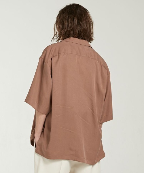 LIDNM（リドム）の「CUPRO RELAX OPEN COLLAR（シャツ/ブラウス・メンズ・ベージュ/ブラウン/グレー・MEDIUM/LARGE）」の8枚目の写真