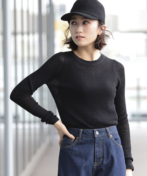 BEAMS LIGHTS(ビームスライツ)の「BEAMS LIGHTS / リネン 14ゲージ リブ クルーネック ロングスリーブ ニット(ニット/セーター・レディース・ホワイト/ライトブルー/ブラック・ONE SIZE)」の2枚目の写真