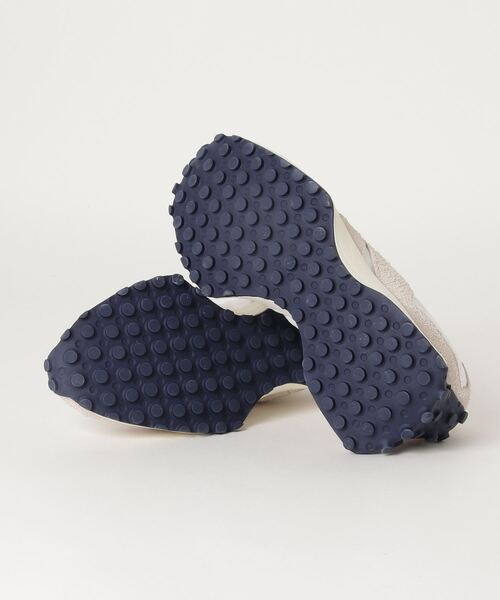 NEW BALANCE（ニューバランス）の「MS327（スニーカー・メンズ・アイボリー/ブラック×グレー・27.5cm/23.5cm/25.0cm/28.0cm/26.5cm/27.0cm/26.0cm/22.5cm/28.5cm/29.0cm/24.5cm/25.5cm/24.0cm/23.0cm）」の3枚目の写真