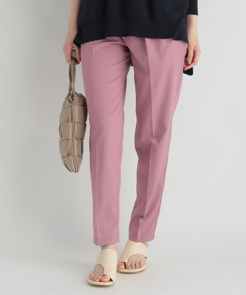 Andemiu(アンデミュウ)の「タックテーパードパンツ958547(その他パンツ・レディース・ブラック/ベージュ/ピンク・SMALL/MEDIUM)」の3枚目の写真