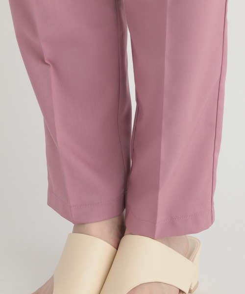 Andemiu(アンデミュウ)の「タックテーパードパンツ958547(その他パンツ・レディース・ブラック/ベージュ/ピンク・SMALL/MEDIUM)」の18枚目の写真