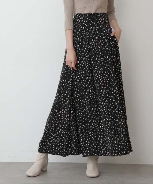 FREE'S MART(フリーズマート)の「【Sシリーズ対応】◆レトロフラワーマキシスカート(スカート・レディース・ブルー/ホワイト系その他/ブラック系その他・SMALL/MEDIUM)」の2枚目の写真