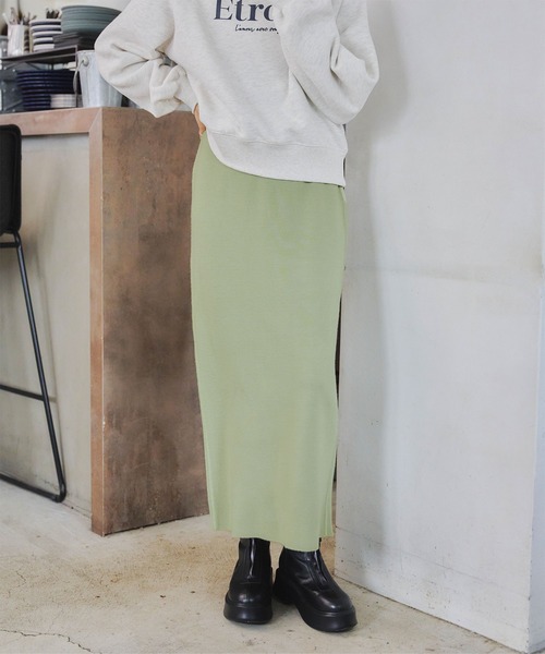 titivate(ティティベイト)の「スリットタイトニットスカート(スカート・レディース・ブラック/レッド/ライトブラウン/ライトグリーン/ネイビー/アイボリー/オレンジ/ブルー/ピンク/オリーブ/グレイッシュブルー/ピンク系その他/グレー/ホワイト系その他/グリーン系その他/オフホワイト/ブラウン・S/M/L/PS(XS-S))」の10枚目の写真