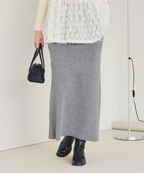 titivate(ティティベイト)の「スリットタイトニットスカート(スカート・レディース・ブラック/レッド/ライトブラウン/ライトグリーン/ネイビー/アイボリー/オレンジ/ブルー/ピンク/オリーブ/グレイッシュブルー/ピンク系その他/グレー/ホワイト系その他/グリーン系その他/オフホワイト/ブラウン・S/M/L/PS(XS-S))」の1枚目の写真