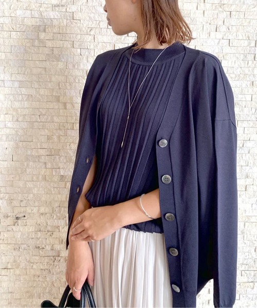 RIVE DROITE（リヴドロワ）の「首元をすっきりと魅せるVネック　クールタッチUVVネックカーディガン（カーディガン/ボレロ・レディース・ネイビー/ボルドー/ベージュ系その他・FREE）」の2枚目の写真