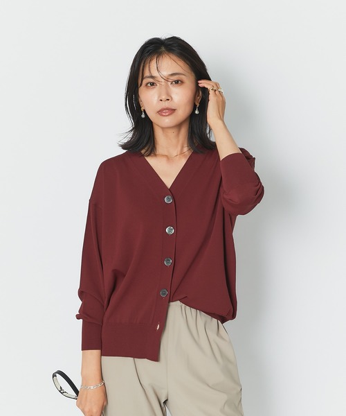 RIVE DROITE（リヴドロワ）の「首元をすっきりと魅せるVネック　クールタッチUVVネックカーディガン（カーディガン/ボレロ・レディース・ネイビー/ボルドー/ベージュ系その他・FREE）」の13枚目の写真