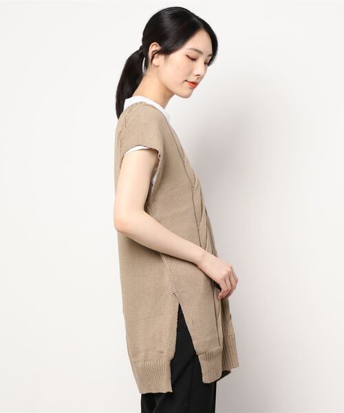 Jines（ジネス）の「レイヤードを楽しむ♪ケーブル編み前後2WAYニットベスト（ニット/セーター・レディース・ベージュ/ブルー・38）」の15枚目の写真