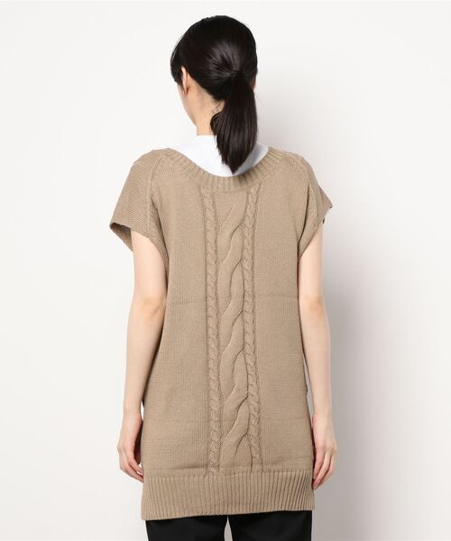Jines（ジネス）の「レイヤードを楽しむ♪ケーブル編み前後2WAYニットベスト（ニット/セーター・レディース・ベージュ/ブルー・38）」の6枚目の写真