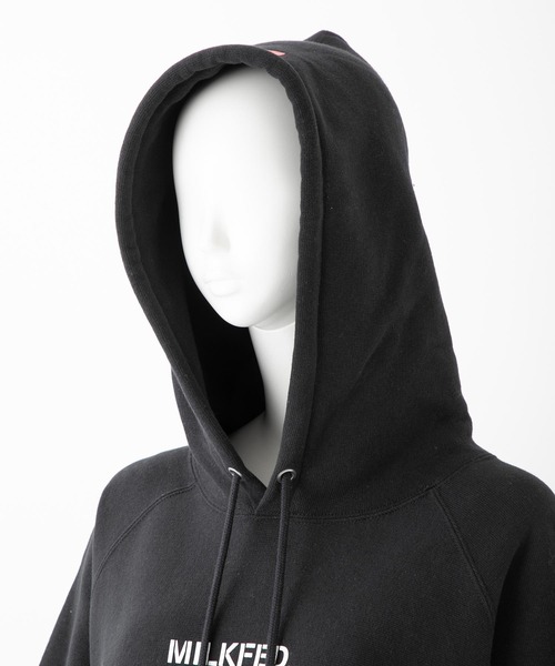 MILKFED.(ミルクフェド)の「MILKFED x CHAMPION RAGLAN SWEAT HOODIE(パーカー・レディース・ブラック/オフホワイト/ベージュ/ライトグリーン/ブラウン/ネイビー・S/M)」の21枚目の写真