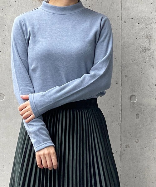 MATCH&more（マッチアンドモア）の「日本製 なめらかタッチ モックネック長袖Ｔシャツ（Tシャツ/カットソー・レディース・ライトグリーン/オフホワイト/ライトパープル/イエロー/ライトブルー/ブルー/ライトグレー/ピンク・MEDIUM/LARGE）」の6枚目の写真