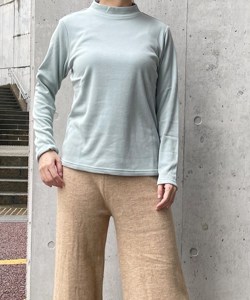 MATCH&more（マッチアンドモア）の「日本製 なめらかタッチ モックネック長袖Ｔシャツ（Tシャツ/カットソー・レディース・ライトグリーン/オフホワイト/ライトパープル/イエロー/ライトブルー/ブルー/ライトグレー/ピンク・MEDIUM/LARGE）」の4枚目の写真