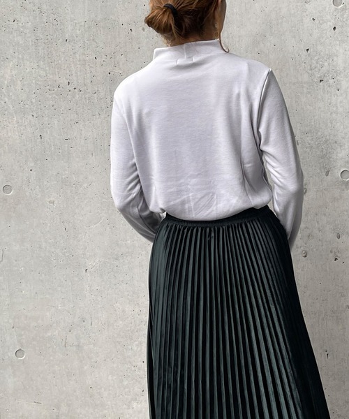 MATCH&more（マッチアンドモア）の「日本製 なめらかタッチ モックネック長袖Ｔシャツ（Tシャツ/カットソー・レディース・ライトグリーン/オフホワイト/ライトパープル/イエロー/ライトブルー/ブルー/ライトグレー/ピンク・MEDIUM/LARGE）」の15枚目の写真