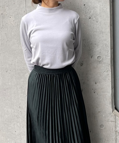 MATCH&more（マッチアンドモア）の「日本製 なめらかタッチ モックネック長袖Ｔシャツ（Tシャツ/カットソー・レディース・ライトグリーン/オフホワイト/ライトパープル/イエロー/ライトブルー/ブルー/ライトグレー/ピンク・MEDIUM/LARGE）」の13枚目の写真