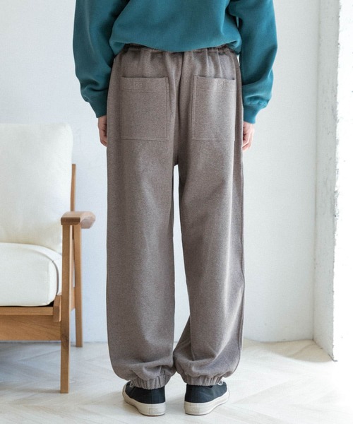 FORK&SPOON(フォークアンドスプーン)の「FORK&SPOON 裏起毛スウェットパンツ(その他パンツ・メンズ・アイボリー/ブラウン系その他・4/5)」の22枚目の写真