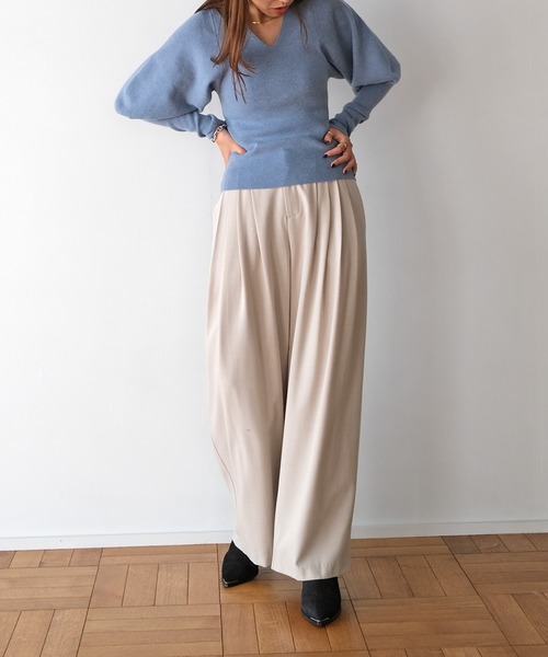 AKTE(アクテ)の「Vネックポイントスリーブニットプルオーバー(ニット/セーター・レディース・ブラック/ブラウン/ブルー・FREE)」の11枚目の写真