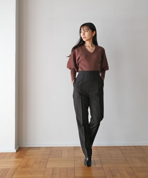 AKTE(アクテ)の「Vネックポイントスリーブニットプルオーバー(ニット/セーター・レディース・ブラック/ブラウン/ブルー・FREE)」の20枚目の写真