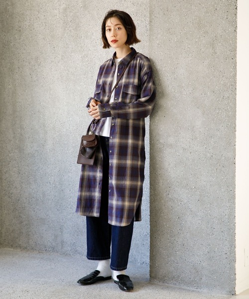 koe(コエ)の「TR先染めチェック微起毛シャツワンピース羽織*(シャツワンピース・レディース・ブラック/パープル・FREE)」の2枚目の写真