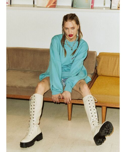 jouetie（ジュエティ）の「バックロゴプルオーバー（スウェット・レディース・ブラック/オフホワイト/ブルー・MEDIUM）」の8枚目の写真