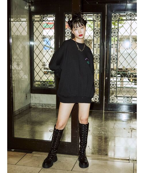 jouetie（ジュエティ）の「バックロゴプルオーバー（スウェット・レディース・ブラック/オフホワイト/ブルー・MEDIUM）」の11枚目の写真