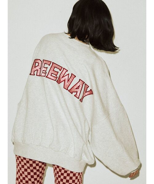 jouetie（ジュエティ）の「バックロゴプルオーバー（スウェット・レディース・ブラック/オフホワイト/ブルー・MEDIUM）」の21枚目の写真