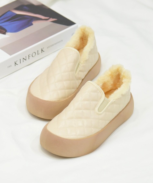 NOFALL(ノーフォール)の「キルティングボアスニーカー(スニーカー・レディース・ブラック/ベージュ・L/M/S/3L/LL)」の1枚目の写真