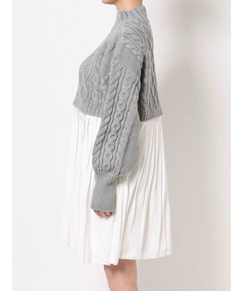 MERCURYDUO(マーキュリーデュオ)の「プリーツドッキングケーブルニットミニワンピース(ワンピース・レディース・ブラウン/グレー/オフホワイト・FREE)」の16枚目の写真