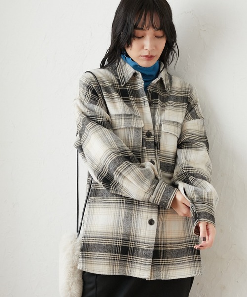 ELENCARE DUE（エレンカーレデュエ）の「・ELENCARE DUEシャギーチェックオーバーシャツ＊（シャツ/ブラウス・レディース・ブラック/ネイビー・FREE）」の2枚目の写真