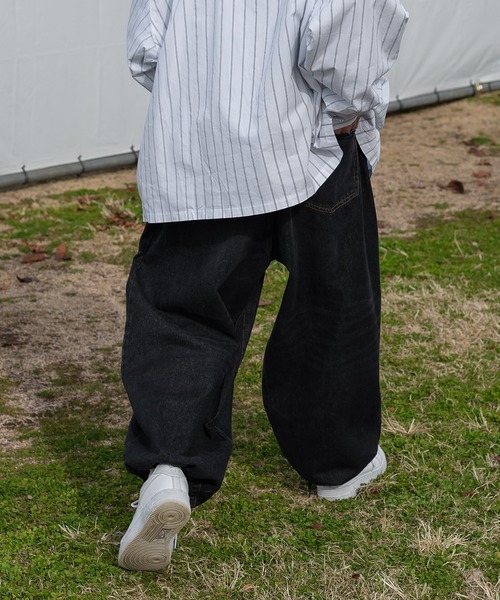 kutir(クティール)の「ワイドタックバルーンデニムパンツ(デニムパンツ・メンズ・ブラック/インディゴブルー・SMALL/MEDIUM/LARGE)」の9枚目の写真
