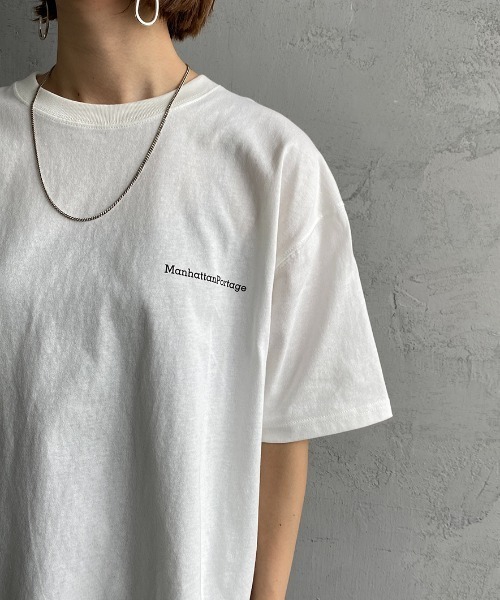Manhattan Portage（マンハッタンポーテージ）の「[MANHATTAN PORTAGE/マンハッタンポーテージ] 別注 ブランドロゴ バックプリントTシャツ（Tシャツ/カットソー・レディース・ホワイト/ブラック/レッド・S/M/L/XL）」の12枚目の写真