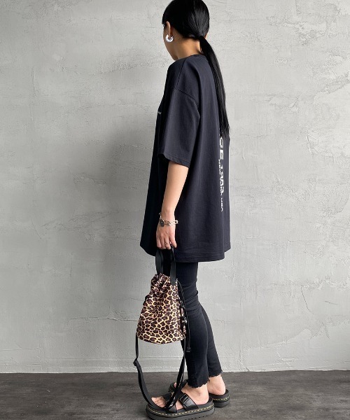 Manhattan Portage（マンハッタンポーテージ）の「[MANHATTAN PORTAGE/マンハッタンポーテージ] 別注 ブランドロゴ バックプリントTシャツ（Tシャツ/カットソー・レディース・ホワイト/ブラック/レッド・S/M/L/XL）」の22枚目の写真