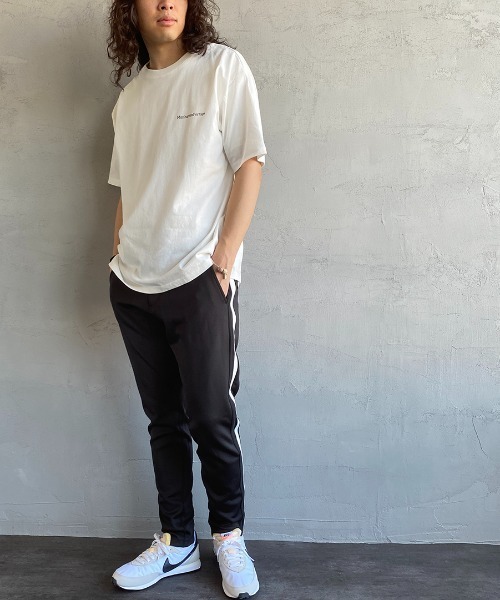 Manhattan Portage（マンハッタンポーテージ）の「[MANHATTAN PORTAGE/マンハッタンポーテージ] 別注 ブランドロゴ バックプリントTシャツ（Tシャツ/カットソー・レディース・ホワイト/ブラック/レッド・S/M/L/XL）」の4枚目の写真