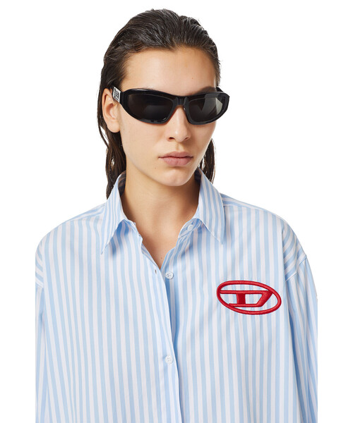 DIESEL(ディーゼル)の「レディース シャツ 長袖 ストライプ ロゴ 刺繍 オーバーサイズ 羽織(シャツ/ブラウス・レディース・ホワイト系その他・SMALL/MEDIUM/X-SMALL/XX-SMALL)」の3枚目の写真