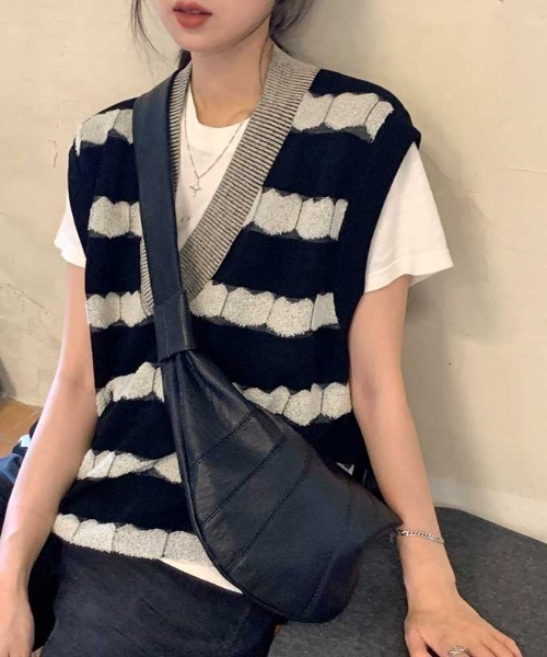 Vipoa（ヴィポア）の「ヴィンテージ風ショルダーバッグ（ショルダーバッグ・レディース・ブラック/ブラウン・FREE）」の6枚目の写真