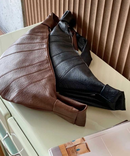 Vipoa（ヴィポア）の「ヴィンテージ風ショルダーバッグ（ショルダーバッグ・レディース・ブラック/ブラウン・FREE）」の17枚目の写真