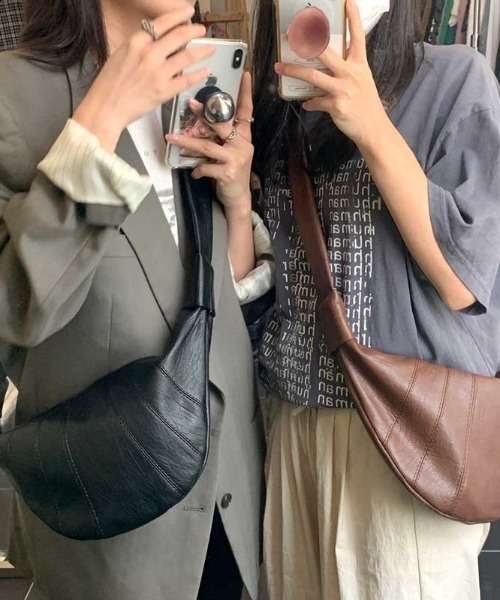 Vipoa（ヴィポア）の「ヴィンテージ風ショルダーバッグ（ショルダーバッグ・レディース・ブラック/ブラウン・FREE）」の15枚目の写真