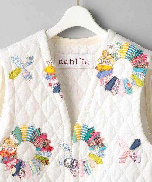dahl'ia(ダリア)の「<dahl'ia>フラワーキルト ベスト(ベスト・レディース・ホワイト・FREE)」の7枚目の写真