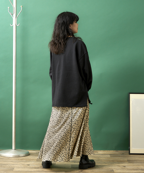 JOURNAL STANDARD relume（ジャーナルスタンダード　レリューム）の「CALIFORNIA オーバーサイズ スリットスウェット（スウェット・メンズ・ブラック/ベージュ/パープル/ピンク/イエロー/グリーン・MEDIUM/LARGE）」の11枚目の写真