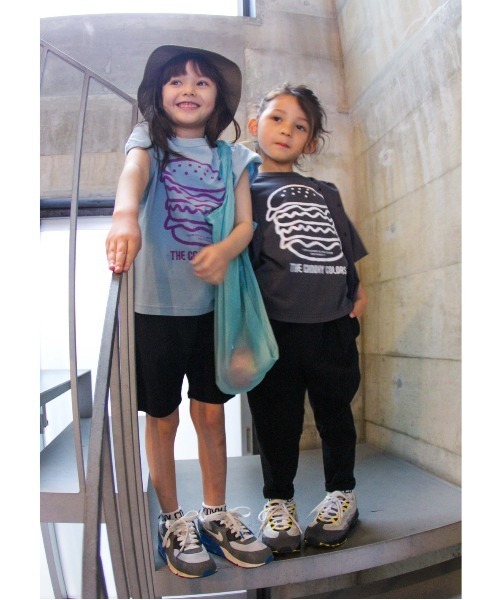 GROOVY COLORS(グルービーカラーズ)の「天竺 HUMBURGER ノースリーブTシャツ(Tシャツ/カットソー・キッズ・チャコールグレー/グリーン/ブルー・110/120/100)」の4枚目の写真