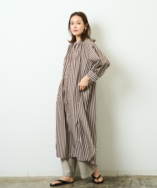 HERENCIA（ヘレンチア）の「パールボタン イタリアンストライプシャツ