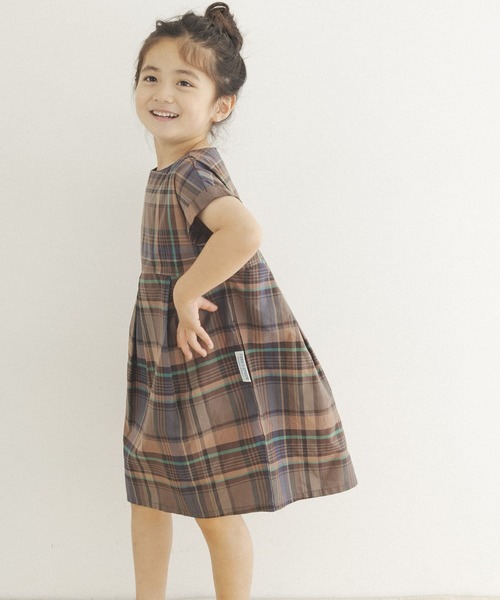 FORK&SPOON（フォークアンドスプーン）の「『親子リンク』FORK&SPOON　カラーチェックワンピース(KIDS)（ワンピース・キッズ・ブラウン系その他/ブルー系その他・120/105/135）」の2枚目の写真