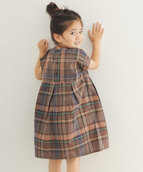 FORK&SPOON（フォークアンドスプーン）の「『親子リンク』FORK&SPOON　カラーチェックワンピース(KIDS)（ワンピース・キッズ・ブラウン系その他/ブルー系その他・120/105/135）」の4枚目の写真