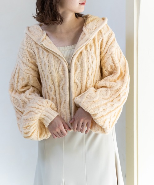 SLURR（スラ―）の「フードケーブルZIPブルゾン（ブルゾン・レディース・ベージュ/ピンク/モカ/アイボリー・FREE）」の2枚目の写真